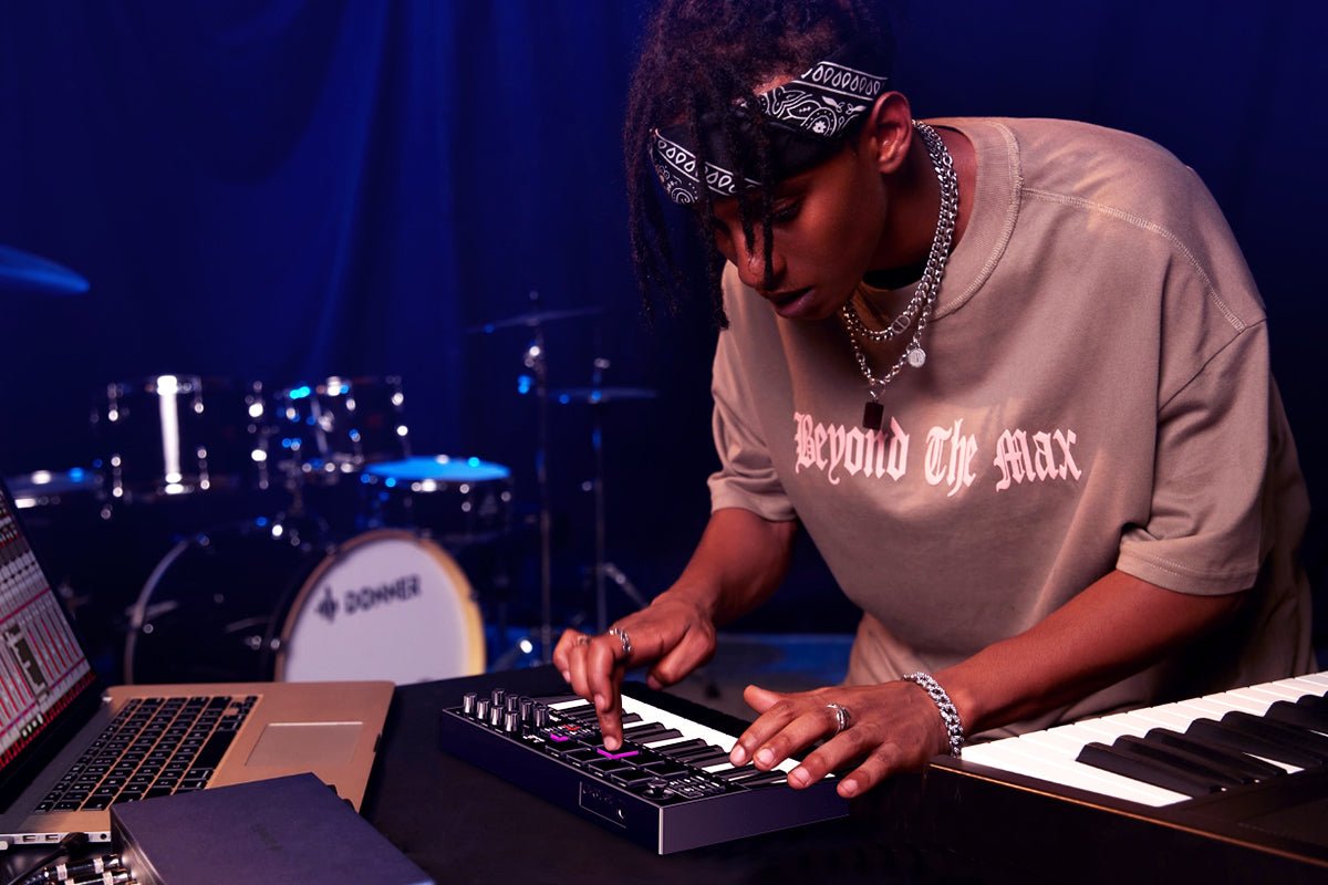 TERENCE MIDI 25 - Key Professional Keyboard with OLED Display - terenceofficial
