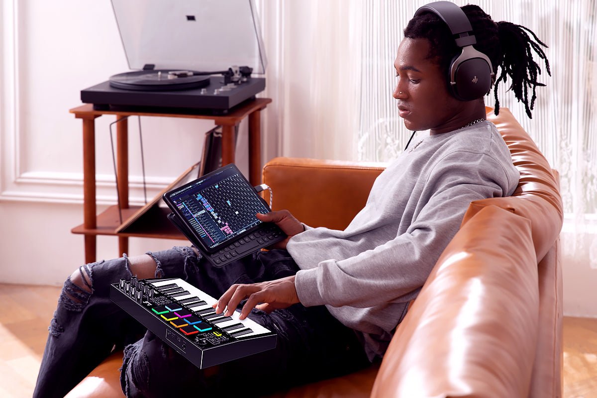 TERENCE MIDI 25 - Key Professional Keyboard with OLED Display - terenceofficial