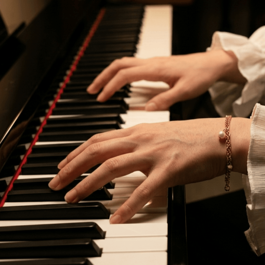 Weighted Keys vs Hammer Action: What’s the Difference?